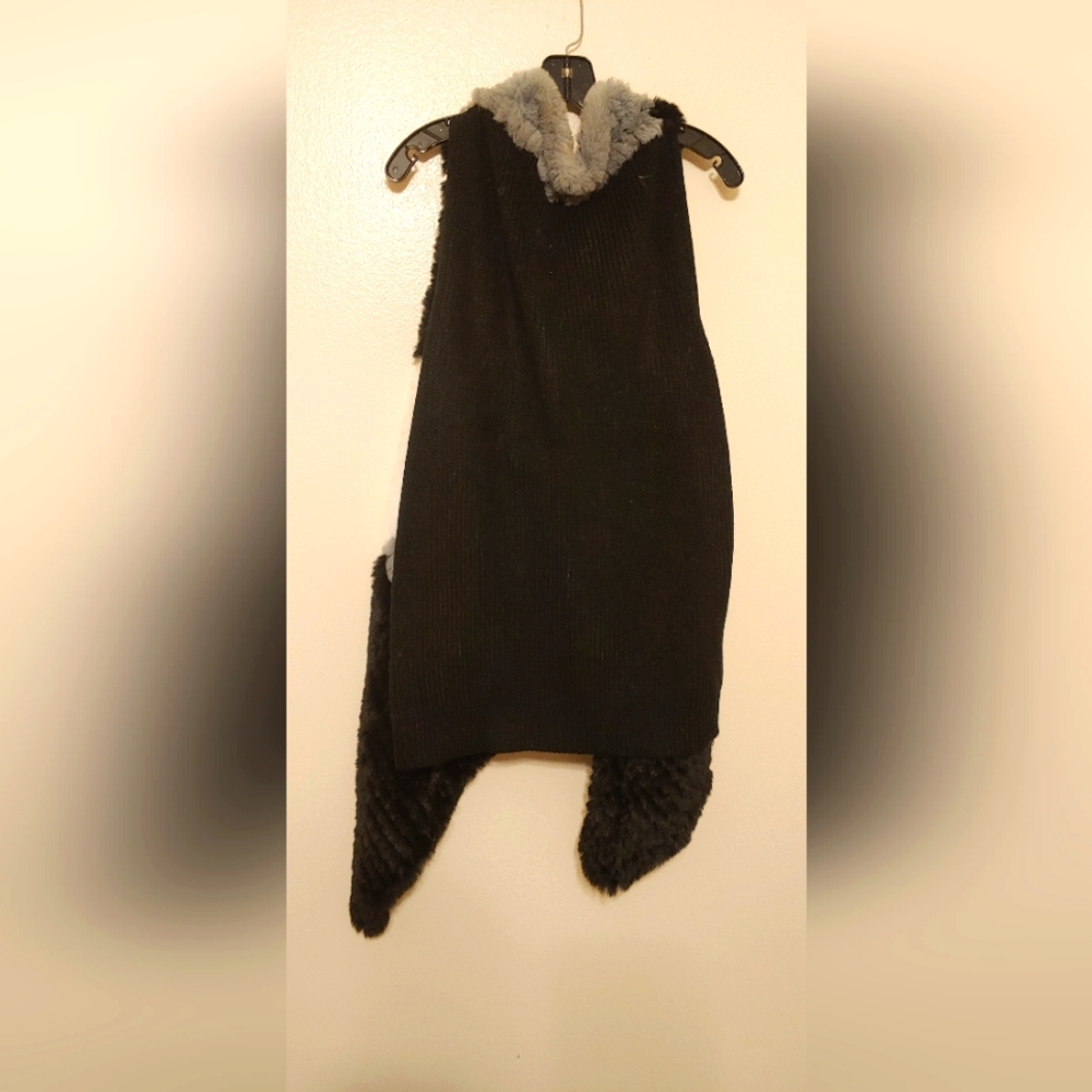 Women's Sweater vest 2x grey black and white